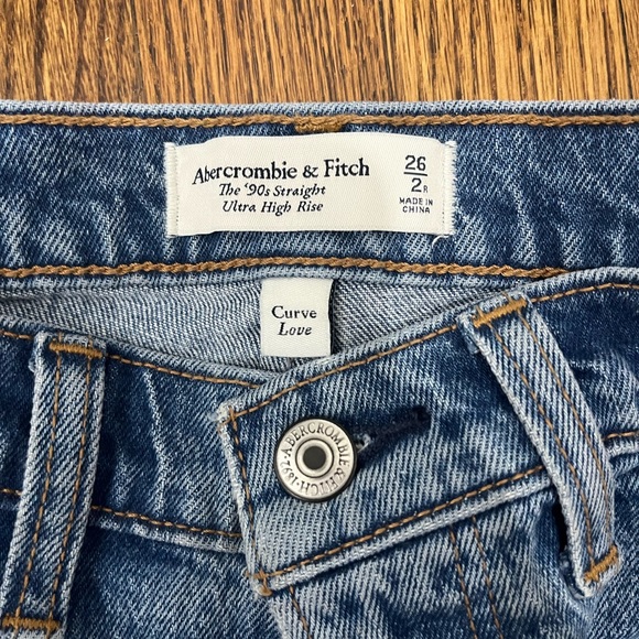 Abercrombie & fitch - Ultra High Rise 90s Straight Jean - Picture 4 of 8